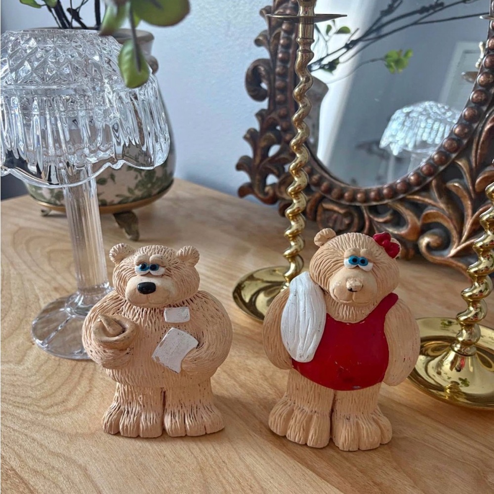 Set of two bear rising figurines